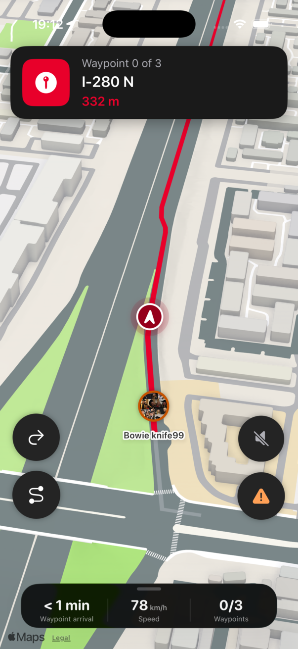 Konvyo navigation mode with live convoy members